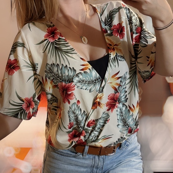 Tops - Floral Hawaiian Wrap cropped elastic waist band summer top women v-neck
